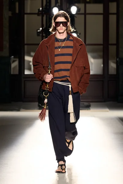 Look 14